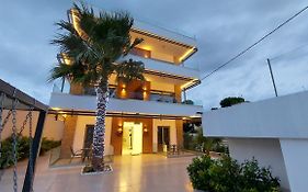 FINIKAS Suites&Apartments